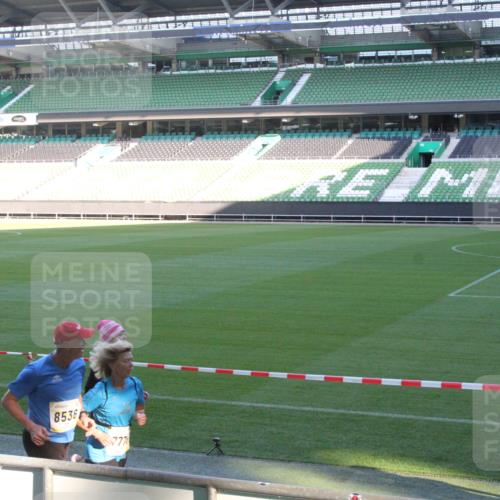 06.10.2024 - 19. swb-Marathon Bremen Yannick Fuchs http://msf.ph/oto/7350546 06.10.2024 10:28:57 Laufen im Stadion 7025, 7041, 7086, 7099, 7195, 7216, 7217, 7218, 7296, 7402, 7501, 7511, 7521, 7526, 7538, 7541, 7568, 7569, 7590, 7671, 7697, 7776, 7825, 7827, 7897, 7940, 7965, 8018, 8067, 8244, 8251, 8261, 8306, 8323, 8334, 8336, 8374, 8403, 8405, 8411, 8419, 8443, 8488, 8498, 8526, 8536, 8551, 8566, 8569, 8665, 8819, 8833, 8877, 8891, 8965, 8966, 8968, 8990, 8991, 9014, 9038, 9040, 9060, 9080 meine-sportfotos.de