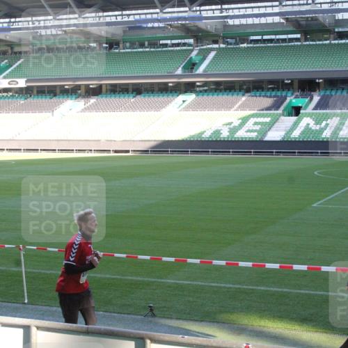 06.10.2024 - 19. swb-Marathon Bremen Yannick Fuchs http://msf.ph/oto/7350555 06.10.2024 10:28:59 Laufen im Stadion 7025, 7041, 7086, 7099, 7195, 7216, 7217, 7218, 7290, 7296, 7402, 7501, 7511, 7521, 7526, 7538, 7541, 7568, 7569, 7590, 7671, 7697, 7776, 7825, 7827, 7897, 7940, 7965, 8018, 8067, 8244, 8251, 8261, 8306, 8323, 8334, 8336, 8374, 8411, 8419, 8443, 8488, 8498, 8526, 8536, 8551, 8566, 8569, 8665, 8819, 8833, 8877, 8891, 8965, 8966, 8968, 8990, 8991, 9014, 9038, 9040, 9060, 9080 meine-sportfotos.de
