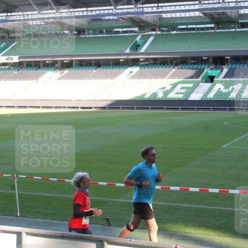 06.10.2024 - 19. swb-Marathon Bremen Yannick Fuchs http://msf.ph/oto/7350586 06.10.2024 10:29:03 Laufen im Stadion 7025, 7041, 7086, 7099, 7195, 7216, 7217, 7218, 7290, 7296, 7402, 7501, 7511, 7521, 7526, 7538, 7541, 7568, 7569, 7590, 7671, 7683, 7697, 7776, 7825, 7827, 7897, 7940, 7965, 8018, 8067, 8157, 8244, 8251, 8252, 8261, 8306, 8323, 8334, 8336, 8374, 8411, 8419, 8443, 8461, 8488, 8498, 8526, 8536, 8551, 8566, 8569, 8596, 8604, 8665, 8819, 8828, 8833, 8843, 8877, 8965, 8966, 8968, 8990, 8991, 9014, 9038, 9080 meine-sportfotos.de