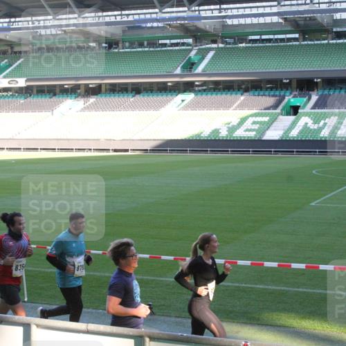 06.10.2024 - 19. swb-Marathon Bremen Yannick Fuchs http://msf.ph/oto/7351073 06.10.2024 10:30:30 Laufen im Stadion 7029, 7053, 7060, 7061, 7066, 7144, 7146, 7176, 7193, 7194, 7302, 7340, 7361, 7372, 7384, 7412, 7451, 7542, 7585, 7613, 7620, 7629, 7630, 7696, 7698, 7706, 7752, 7768, 7784, 7823, 7870, 7931, 7962, 7989, 8036, 8041, 8109, 8186, 8219, 8223, 8290, 8328, 8332, 8333, 8354, 8362, 8428, 8440, 8465, 8469, 8477, 8524, 8552, 8570, 8629, 8639, 8748, 8763, 8767, 8768, 8783, 8794, 8802, 8803, 8834, 8841, 8854, 8869, 8897, 8898, 8931, 8933, 9008, 9081 meine-sportfotos.de