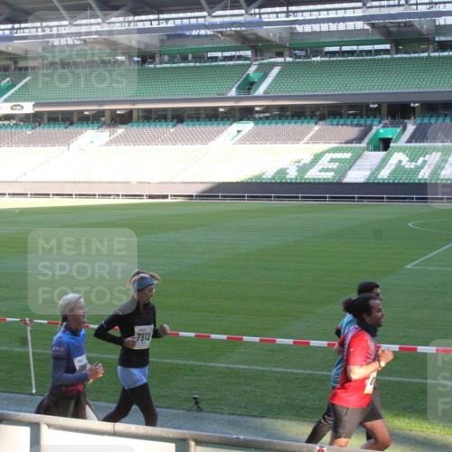 06.10.2024 - 19. swb-Marathon Bremen Yannick Fuchs http://msf.ph/oto/7351081 06.10.2024 10:30:31 Laufen im Stadion 7029, 7053, 7060, 7061, 7066, 7144, 7146, 7176, 7193, 7194, 7302, 7340, 7361, 7372, 7384, 7412, 7451, 7542, 7585, 7613, 7620, 7629, 7630, 7696, 7698, 7706, 7752, 7768, 7784, 7823, 7870, 7931, 7962, 7989, 8036, 8041, 8109, 8186, 8219, 8223, 8290, 8328, 8332, 8333, 8354, 8362, 8428, 8440, 8465, 8469, 8477, 8524, 8552, 8570, 8622, 8629, 8639, 8748, 8763, 8767, 8768, 8783, 8794, 8802, 8803, 8834, 8841, 8854, 8869, 8897, 8898, 8931, 8933, 9008, 9081 meine-sportfotos.de