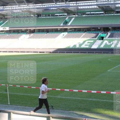 06.10.2024 - 19. swb-Marathon Bremen Yannick Fuchs http://msf.ph/oto/7351135 06.10.2024 10:30:45 Laufen im Stadion 7029, 7046, 7053, 7089, 7144, 7146, 7176, 7213, 7261, 7302, 7340, 7361, 7412, 7458, 7585, 7613, 7620, 7629, 7630, 7698, 7752, 7784, 7962, 8023, 8036, 8041, 8109, 8186, 8219, 8223, 8245, 8290, 8328, 8332, 8333, 8354, 8392, 8428, 8437, 8440, 8465, 8469, 8477, 8524, 8552, 8622, 8629, 8639, 8748, 8763, 8768, 8783, 8794, 8802, 8803, 8810, 8834, 8841, 8869, 8892, 8897, 8898, 8931, 8933, 8960, 8985, 9008, 9035, 9081 meine-sportfotos.de