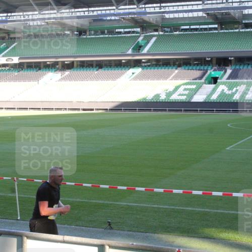 06.10.2024 - 19. swb-Marathon Bremen Yannick Fuchs http://msf.ph/oto/7351190 06.10.2024 10:31:02 Laufen im Stadion 7029, 7046, 7053, 7089, 7144, 7213, 7250, 7261, 7302, 7362, 7458, 7585, 7613, 7698, 7785, 7947, 7962, 8023, 8036, 8041, 8058, 8186, 8245, 8268, 8354, 8392, 8428, 8433, 8437, 8469, 8477, 8512, 8520, 8521, 8552, 8553, 8586, 8622, 8633, 8634, 8646, 8674, 8717, 8783, 8802, 8810, 8841, 8892, 8897, 8898, 8931, 8933, 8960, 8985, 9008, 9035, 9075, 9081 meine-sportfotos.de