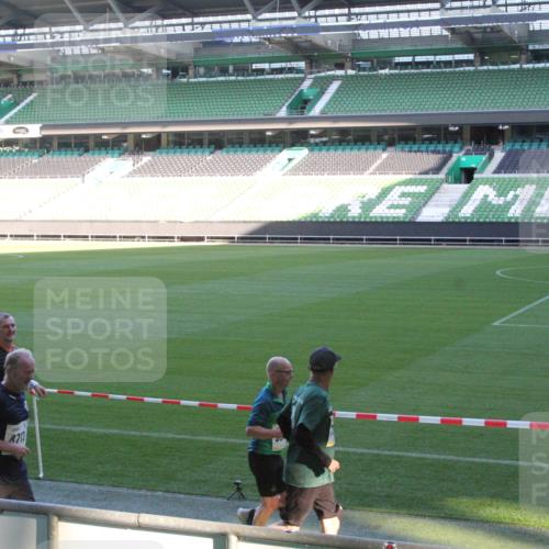 06.10.2024 - 19. swb-Marathon Bremen Yannick Fuchs http://msf.ph/oto/7351239 06.10.2024 10:31:12 Laufen im Stadion 7004, 7029, 7044, 7046, 7053, 7089, 7144, 7213, 7250, 7261, 7302, 7362, 7458, 7613, 7659, 7698, 7730, 7785, 7806, 7947, 7990, 8014, 8023, 8036, 8058, 8245, 8267, 8268, 8274, 8346, 8354, 8388, 8392, 8433, 8437, 8469, 8512, 8520, 8521, 8538, 8553, 8586, 8605, 8622, 8633, 8634, 8646, 8674, 8717, 8802, 8810, 8823, 8841, 8883, 8892, 8898, 8931, 8958, 8960, 8985, 9008, 9035, 9075, 9081 meine-sportfotos.de