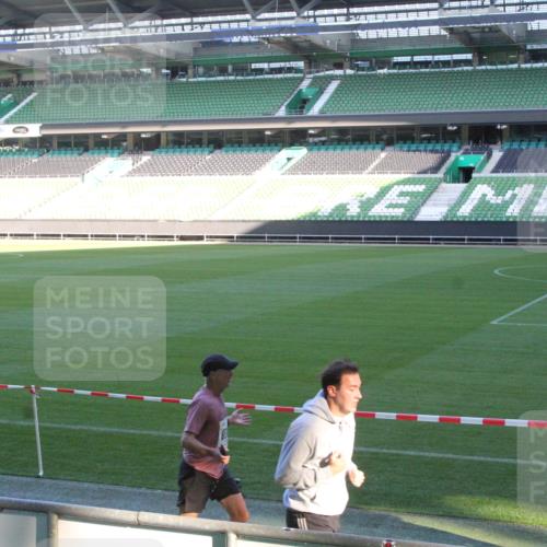06.10.2024 - 19. swb-Marathon Bremen Yannick Fuchs http://msf.ph/oto/7351263 06.10.2024 10:31:14 Laufen im Stadion 7004, 7029, 7044, 7046, 7053, 7089, 7144, 7213, 7250, 7261, 7302, 7362, 7458, 7546, 7659, 7698, 7730, 7785, 7806, 7947, 7990, 8014, 8023, 8036, 8058, 8245, 8267, 8268, 8274, 8346, 8388, 8392, 8433, 8437, 8469, 8512, 8520, 8521, 8538, 8553, 8586, 8605, 8622, 8633, 8634, 8646, 8674, 8677, 8717, 8776, 8802, 8810, 8823, 8841, 8883, 8892, 8898, 8931, 8958, 8960, 8985, 9035, 9075, 9081 meine-sportfotos.de