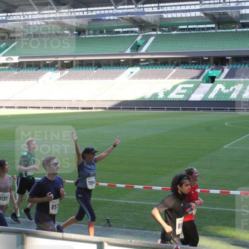 06.10.2024 - 19. swb-Marathon Bremen Yannick Fuchs http://msf.ph/oto/7351347 06.10.2024 10:31:26 Laufen im Stadion 7004, 7044, 7046, 7089, 7144, 7213, 7250, 7261, 7362, 7439, 7458, 7467, 7546, 7659, 7730, 7785, 7806, 7947, 7990, 8014, 8023, 8040, 8058, 8237, 8245, 8267, 8268, 8274, 8346, 8388, 8392, 8433, 8437, 8459, 8512, 8520, 8521, 8538, 8553, 8586, 8605, 8614, 8622, 8624, 8633, 8634, 8646, 8674, 8676, 8677, 8710, 8717, 8776, 8810, 8823, 8883, 8892, 8931, 8958, 8960, 8985, 9035, 9075 meine-sportfotos.de