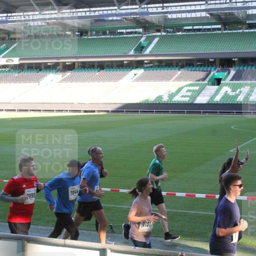 06.10.2024 - 19. swb-Marathon Bremen Yannick Fuchs http://msf.ph/oto/7351357 06.10.2024 10:31:27 Laufen im Stadion 7004, 7044, 7046, 7089, 7213, 7250, 7261, 7362, 7439, 7458, 7467, 7546, 7659, 7730, 7785, 7806, 7947, 7990, 8014, 8023, 8040, 8058, 8237, 8245, 8267, 8268, 8274, 8346, 8388, 8392, 8433, 8437, 8459, 8512, 8520, 8521, 8538, 8553, 8586, 8605, 8614, 8622, 8624, 8633, 8634, 8646, 8674, 8676, 8677, 8710, 8717, 8776, 8810, 8823, 8883, 8892, 8931, 8958, 8960, 8985, 9035, 9075 meine-sportfotos.de