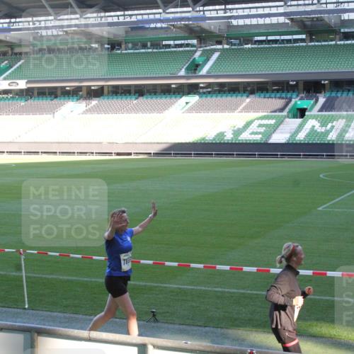 06.10.2024 - 19. swb-Marathon Bremen Yannick Fuchs http://msf.ph/oto/7351378 06.10.2024 10:31:30 Laufen im Stadion 7004, 7044, 7046, 7089, 7213, 7250, 7261, 7362, 7439, 7458, 7467, 7545, 7546, 7659, 7730, 7785, 7806, 7947, 7990, 8014, 8023, 8040, 8058, 8237, 8245, 8267, 8268, 8274, 8346, 8388, 8392, 8433, 8437, 8459, 8512, 8520, 8521, 8538, 8553, 8586, 8605, 8614, 8622, 8624, 8633, 8634, 8646, 8674, 8676, 8677, 8710, 8717, 8776, 8810, 8823, 8883, 8892, 8958, 8960, 8985, 9035, 9075 meine-sportfotos.de