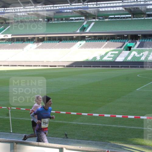 06.10.2024 - 19. swb-Marathon Bremen Yannick Fuchs http://msf.ph/oto/7351493 06.10.2024 10:31:49 Laufen im Stadion 7004, 7005, 7007, 7044, 7055, 7090, 7225, 7233, 7250, 7362, 7380, 7386, 7439, 7467, 7474, 7486, 7545, 7546, 7575, 7628, 7659, 7730, 7762, 7782, 7785, 7794, 7806, 7847, 7872, 7947, 7974, 7990, 8013, 8014, 8040, 8052, 8058, 8123, 8233, 8237, 8267, 8268, 8274, 8304, 8305, 8346, 8388, 8413, 8416, 8418, 8459, 8512, 8520, 8521, 8538, 8557, 8586, 8605, 8614, 8624, 8633, 8634, 8646, 8676, 8677, 8710, 8717, 8776, 8823, 8883, 8958, 9075 meine-sportfotos.de