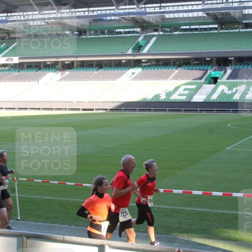 06.10.2024 - 19. swb-Marathon Bremen Yannick Fuchs http://msf.ph/oto/7351509 06.10.2024 10:31:51 Laufen im Stadion 7004, 7005, 7007, 7044, 7055, 7090, 7225, 7233, 7250, 7362, 7380, 7386, 7439, 7467, 7474, 7486, 7493, 7545, 7546, 7575, 7628, 7659, 7730, 7762, 7782, 7785, 7794, 7806, 7847, 7850, 7872, 7947, 7974, 7990, 8013, 8014, 8040, 8052, 8123, 8233, 8237, 8267, 8268, 8274, 8304, 8305, 8346, 8388, 8413, 8416, 8418, 8459, 8512, 8520, 8521, 8538, 8557, 8586, 8605, 8614, 8624, 8633, 8634, 8646, 8676, 8677, 8710, 8717, 8776, 8823, 8883, 8958, 9075 meine-sportfotos.de