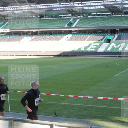 06.10.2024 - 19. swb-Marathon Bremen Yannick Fuchs http://msf.ph/oto/7351536 06.10.2024 10:31:54 Laufen im Stadion 7004, 7005, 7007, 7044, 7055, 7090, 7225, 7233, 7250, 7362, 7379, 7380, 7386, 7439, 7467, 7474, 7486, 7493, 7545, 7546, 7575, 7628, 7659, 7689, 7730, 7762, 7782, 7785, 7794, 7806, 7847, 7850, 7872, 7894, 7974, 7990, 8013, 8014, 8040, 8052, 8061, 8123, 8132, 8233, 8237, 8267, 8268, 8274, 8304, 8305, 8346, 8388, 8413, 8416, 8418, 8459, 8512, 8520, 8521, 8538, 8557, 8576, 8584, 8586, 8605, 8614, 8624, 8633, 8634, 8646, 8676, 8677, 8710, 8717, 8776, 8823, 8883, 8958, 9075 meine-sportfotos.de
