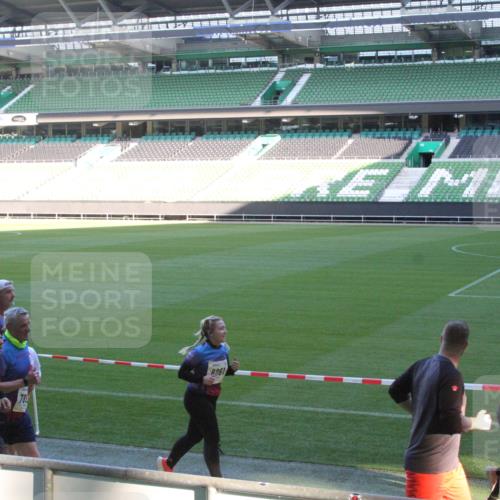 06.10.2024 - 19. swb-Marathon Bremen Yannick Fuchs http://msf.ph/oto/7351711 06.10.2024 10:32:16 Laufen im Stadion 7005, 7007, 7055, 7087, 7090, 7189, 7225, 7233, 7308, 7379, 7380, 7382, 7386, 7415, 7439, 7457, 7467, 7469, 7474, 7482, 7486, 7493, 7545, 7551, 7575, 7600, 7628, 7637, 7689, 7750, 7762, 7782, 7794, 7846, 7847, 7850, 7872, 7894, 7974, 8013, 8040, 8052, 8061, 8111, 8112, 8123, 8132, 8161, 8162, 8231, 8233, 8237, 8276, 8304, 8305, 8322, 8324, 8325, 8339, 8359, 8377, 8413, 8416, 8418, 8431, 8459, 8557, 8576, 8584, 8598, 8614, 8616, 8624, 8641, 8676, 8682, 8683, 8710 meine-sportfotos.de