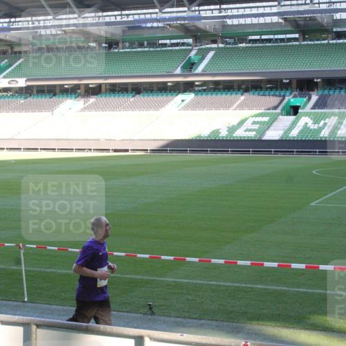 06.10.2024 - 19. swb-Marathon Bremen Yannick Fuchs http://msf.ph/oto/7351753 06.10.2024 10:32:21 Laufen im Stadion 7005, 7007, 7055, 7087, 7090, 7179, 7189, 7225, 7233, 7308, 7379, 7380, 7382, 7386, 7415, 7457, 7467, 7469, 7474, 7481, 7482, 7486, 7493, 7545, 7551, 7575, 7600, 7628, 7637, 7689, 7750, 7762, 7782, 7794, 7846, 7847, 7850, 7872, 7894, 7974, 7975, 8013, 8040, 8052, 8061, 8111, 8112, 8119, 8123, 8132, 8161, 8162, 8231, 8233, 8276, 8304, 8305, 8322, 8324, 8325, 8339, 8359, 8377, 8413, 8416, 8418, 8431, 8459, 8557, 8576, 8584, 8598, 8616, 8624, 8641, 8676, 8682, 8683 meine-sportfotos.de