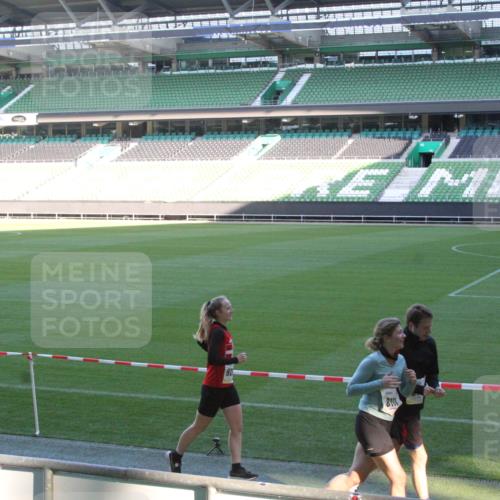 06.10.2024 - 19. swb-Marathon Bremen Yannick Fuchs http://msf.ph/oto/7351768 06.10.2024 10:32:23 Laufen im Stadion 7005, 7007, 7055, 7087, 7090, 7179, 7189, 7225, 7233, 7308, 7379, 7380, 7382, 7386, 7415, 7457, 7469, 7474, 7481, 7482, 7486, 7493, 7545, 7551, 7575, 7600, 7628, 7637, 7689, 7750, 7762, 7782, 7794, 7846, 7847, 7850, 7872, 7894, 7974, 7975, 8013, 8040, 8052, 8061, 8111, 8112, 8119, 8123, 8132, 8161, 8162, 8231, 8233, 8276, 8304, 8305, 8322, 8324, 8325, 8339, 8359, 8377, 8413, 8416, 8418, 8431, 8459, 8557, 8576, 8584, 8598, 8616, 8624, 8641, 8682, 8683 meine-sportfotos.de