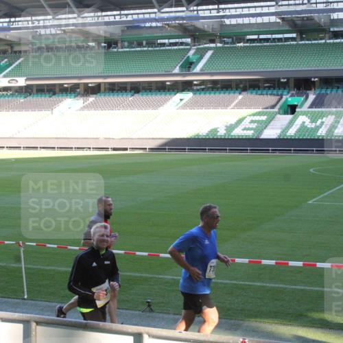 06.10.2024 - 19. swb-Marathon Bremen Yannick Fuchs http://msf.ph/oto/7351795 06.10.2024 10:32:26 Laufen im Stadion 7005, 7007, 7055, 7087, 7090, 7179, 7189, 7225, 7233, 7308, 7379, 7380, 7382, 7386, 7415, 7457, 7469, 7474, 7481, 7482, 7486, 7493, 7545, 7551, 7575, 7600, 7628, 7637, 7689, 7750, 7762, 7782, 7794, 7846, 7847, 7850, 7872, 7894, 7974, 7975, 8013, 8045, 8052, 8061, 8111, 8112, 8119, 8123, 8132, 8161, 8162, 8231, 8233, 8276, 8304, 8305, 8317, 8322, 8324, 8325, 8339, 8359, 8377, 8413, 8416, 8418, 8431, 8459, 8557, 8576, 8584, 8598, 8616, 8641, 8682, 8683 meine-sportfotos.de