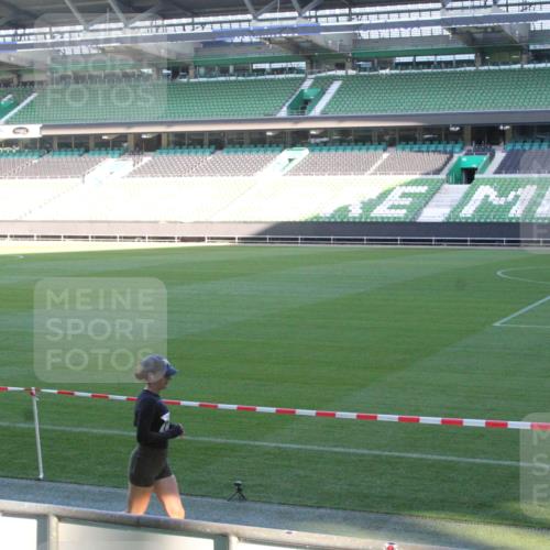 06.10.2024 - 19. swb-Marathon Bremen Yannick Fuchs http://msf.ph/oto/7351952 06.10.2024 10:32:45 Laufen im Stadion 7050, 7055, 7087, 7090, 7126, 7179, 7189, 7308, 7317, 7373, 7375, 7379, 7382, 7386, 7415, 7425, 7442, 7457, 7469, 7477, 7481, 7482, 7493, 7499, 7551, 7574, 7600, 7637, 7656, 7678, 7689, 7734, 7735, 7750, 7846, 7849, 7850, 7865, 7894, 7974, 7975, 8020, 8022, 8045, 8048, 8052, 8061, 8111, 8112, 8119, 8132, 8137, 8161, 8162, 8231, 8276, 8317, 8322, 8324, 8325, 8339, 8348, 8359, 8361, 8377, 8413, 8418, 8431, 8432, 8479, 8485, 8576, 8584, 8598, 8616, 8641, 8663, 8682, 8683, 8700 meine-sportfotos.de