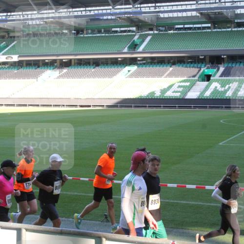 06.10.2024 - 19. swb-Marathon Bremen Yannick Fuchs http://msf.ph/oto/7352112 06.10.2024 10:33:09 Laufen im Stadion 7028, 7049, 7050, 7057, 7108, 7125, 7126, 7179, 7316, 7317, 7333, 7354, 7373, 7375, 7425, 7442, 7477, 7481, 7499, 7506, 7551, 7574, 7621, 7656, 7678, 7734, 7735, 7751, 7758, 7801, 7849, 7865, 7898, 7975, 8020, 8022, 8034, 8045, 8048, 8119, 8137, 8153, 8162, 8189, 8224, 8231, 8241, 8314, 8315, 8317, 8348, 8359, 8361, 8384, 8432, 8479, 8485, 8504, 8540, 8598, 8616, 8643, 8663, 8682, 8683, 8686, 8700, 8852, 8864, 8986, 9059, 9114 meine-sportfotos.de