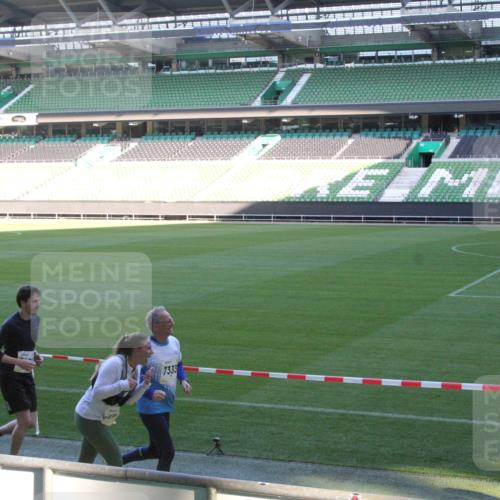 06.10.2024 - 19. swb-Marathon Bremen Yannick Fuchs http://msf.ph/oto/7352194 06.10.2024 10:33:24 Laufen im Stadion 7028, 7049, 7050, 7057, 7108, 7125, 7126, 7201, 7269, 7316, 7317, 7333, 7354, 7373, 7375, 7425, 7442, 7477, 7499, 7506, 7509, 7510, 7574, 7608, 7621, 7656, 7678, 7734, 7735, 7751, 7758, 7801, 7849, 7865, 7898, 8020, 8022, 8034, 8045, 8048, 8137, 8153, 8189, 8194, 8195, 8224, 8241, 8308, 8314, 8315, 8317, 8348, 8361, 8384, 8432, 8451, 8479, 8485, 8504, 8534, 8540, 8611, 8643, 8663, 8686, 8700, 8852, 8864, 8986, 9041, 9059, 9114 meine-sportfotos.de