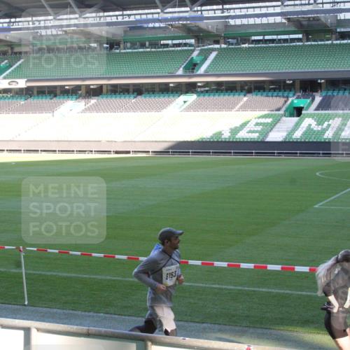 06.10.2024 - 19. swb-Marathon Bremen Yannick Fuchs http://msf.ph/oto/7352227 06.10.2024 10:33:28 Laufen im Stadion 7028, 7049, 7050, 7057, 7108, 7125, 7126, 7201, 7202, 7203, 7269, 7316, 7317, 7330, 7332, 7333, 7354, 7373, 7375, 7442, 7477, 7499, 7506, 7509, 7510, 7574, 7608, 7621, 7656, 7663, 7678, 7734, 7735, 7751, 7758, 7801, 7849, 7865, 7867, 7869, 7898, 7997, 8020, 8022, 8034, 8048, 8137, 8153, 8189, 8194, 8195, 8224, 8241, 8308, 8314, 8315, 8348, 8361, 8384, 8432, 8451, 8479, 8485, 8504, 8534, 8540, 8611, 8643, 8663, 8686, 8700, 8852, 8864, 8986, 9041, 9059, 9114 meine-sportfotos.de