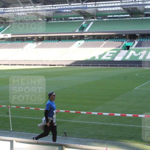 06.10.2024 - 19. swb-Marathon Bremen Yannick Fuchs http://msf.ph/oto/7352247 06.10.2024 10:33:31 Laufen im Stadion 7028, 7049, 7057, 7076, 7108, 7125, 7126, 7201, 7202, 7203, 7269, 7282, 7316, 7317, 7330, 7332, 7333, 7354, 7373, 7375, 7442, 7477, 7499, 7506, 7509, 7510, 7574, 7608, 7621, 7656, 7663, 7678, 7734, 7735, 7751, 7758, 7801, 7849, 7855, 7865, 7867, 7869, 7898, 7997, 8020, 8022, 8034, 8048, 8137, 8153, 8189, 8194, 8195, 8224, 8241, 8263, 8308, 8314, 8315, 8348, 8361, 8384, 8432, 8451, 8479, 8485, 8504, 8534, 8540, 8611, 8643, 8663, 8686, 8700, 8852, 8864, 8986, 9041, 9059, 9114 meine-sportfotos.de