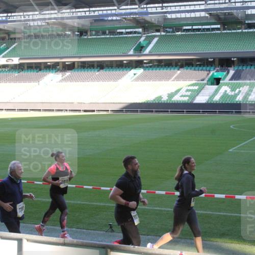 06.10.2024 - 19. swb-Marathon Bremen Yannick Fuchs http://msf.ph/oto/7352308 06.10.2024 10:33:44 Laufen im Stadion 7028, 7049, 7057, 7076, 7108, 7122, 7123, 7125, 7201, 7202, 7203, 7264, 7269, 7282, 7316, 7330, 7332, 7333, 7354, 7358, 7404, 7418, 7442, 7506, 7509, 7510, 7577, 7608, 7621, 7663, 7723, 7751, 7758, 7801, 7832, 7855, 7867, 7869, 7886, 7898, 7997, 8020, 8022, 8034, 8048, 8113, 8153, 8189, 8194, 8195, 8224, 8241, 8263, 8269, 8308, 8314, 8315, 8384, 8451, 8504, 8534, 8540, 8611, 8643, 8686, 8852, 8864, 8986, 9041, 9059, 9114 meine-sportfotos.de
