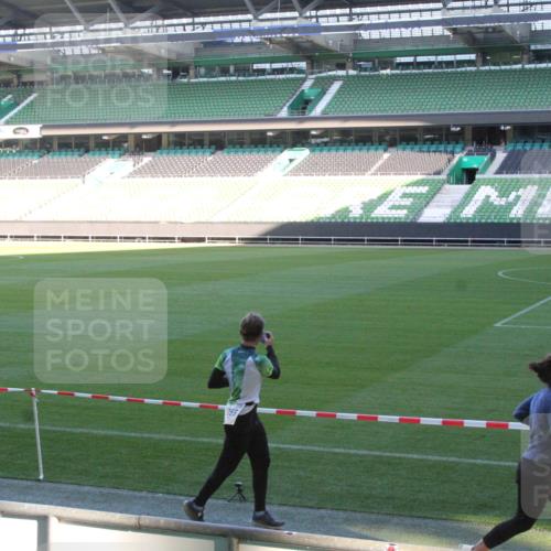 06.10.2024 - 19. swb-Marathon Bremen Yannick Fuchs http://msf.ph/oto/7352358 06.10.2024 10:33:50 Laufen im Stadion 7028, 7049, 7057, 7076, 7108, 7122, 7123, 7125, 7201, 7202, 7203, 7227, 7264, 7269, 7282, 7316, 7330, 7332, 7333, 7354, 7358, 7404, 7418, 7506, 7509, 7510, 7577, 7608, 7621, 7663, 7693, 7723, 7751, 7801, 7811, 7832, 7855, 7867, 7869, 7886, 7898, 7935, 7997, 8034, 8113, 8153, 8178, 8179, 8189, 8190, 8194, 8195, 8224, 8241, 8263, 8269, 8308, 8326, 8384, 8451, 8534, 8540, 8611, 8643, 8852, 8864, 8986, 9041, 9059, 9114 meine-sportfotos.de