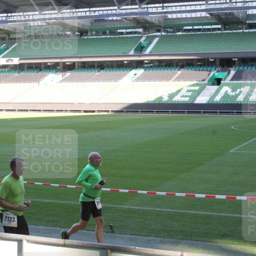 06.10.2024 - 19. swb-Marathon Bremen Yannick Fuchs http://msf.ph/oto/7352404 06.10.2024 10:33:55 Laufen im Stadion 7040, 7076, 7122, 7123, 7130, 7201, 7202, 7203, 7227, 7264, 7269, 7282, 7330, 7332, 7333, 7358, 7404, 7418, 7506, 7509, 7510, 7577, 7608, 7663, 7693, 7723, 7801, 7811, 7832, 7848, 7855, 7867, 7869, 7886, 7898, 7935, 7997, 8033, 8034, 8113, 8153, 8178, 8179, 8189, 8190, 8194, 8195, 8197, 8208, 8224, 8235, 8236, 8241, 8263, 8269, 8293, 8308, 8326, 8384, 8451, 8534, 8540, 8611, 8852, 8864, 8986, 9041, 9059, 9114 meine-sportfotos.de