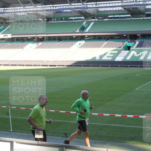 06.10.2024 - 19. swb-Marathon Bremen Yannick Fuchs http://msf.ph/oto/7352409 06.10.2024 10:33:56 Laufen im Stadion 7040, 7076, 7122, 7123, 7130, 7201, 7202, 7203, 7227, 7264, 7269, 7282, 7330, 7332, 7333, 7358, 7404, 7418, 7506, 7509, 7510, 7577, 7608, 7663, 7693, 7723, 7801, 7811, 7832, 7848, 7855, 7867, 7869, 7886, 7898, 7935, 7997, 8033, 8034, 8113, 8153, 8178, 8179, 8189, 8190, 8194, 8195, 8197, 8208, 8224, 8235, 8236, 8241, 8263, 8269, 8293, 8308, 8326, 8384, 8451, 8534, 8540, 8611, 8852, 8864, 8986, 9041, 9059, 9114 meine-sportfotos.de