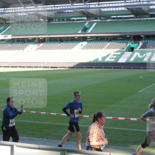 06.10.2024 - 19. swb-Marathon Bremen Yannick Fuchs http://msf.ph/oto/7352431 06.10.2024 10:33:58 Laufen im Stadion 7040, 7076, 7122, 7123, 7130, 7201, 7202, 7203, 7227, 7264, 7269, 7282, 7330, 7332, 7333, 7358, 7404, 7418, 7509, 7510, 7577, 7608, 7663, 7693, 7718, 7723, 7801, 7811, 7832, 7848, 7855, 7867, 7869, 7886, 7898, 7935, 7997, 8033, 8034, 8113, 8153, 8178, 8179, 8190, 8194, 8195, 8197, 8208, 8224, 8235, 8236, 8241, 8263, 8269, 8293, 8308, 8326, 8451, 8534, 8540, 8611, 8852, 8864, 8986, 9041, 9059, 9114 meine-sportfotos.de