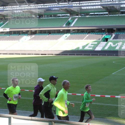 06.10.2024 - 19. swb-Marathon Bremen Yannick Fuchs http://msf.ph/oto/7352524 06.10.2024 10:34:12 Laufen im Stadion 7040, 7048, 7076, 7122, 7123, 7130, 7201, 7202, 7203, 7221, 7223, 7227, 7255, 7264, 7269, 7282, 7330, 7332, 7358, 7395, 7404, 7418, 7532, 7577, 7608, 7663, 7693, 7718, 7723, 7745, 7775, 7811, 7832, 7844, 7848, 7855, 7867, 7869, 7886, 7909, 7910, 7929, 7935, 7971, 7987, 7997, 8005, 8006, 8017, 8027, 8033, 8107, 8113, 8178, 8179, 8190, 8195, 8197, 8203, 8208, 8229, 8235, 8236, 8263, 8269, 8283, 8293, 8308, 8326, 8338, 8451, 8534, 8611, 9041 meine-sportfotos.de