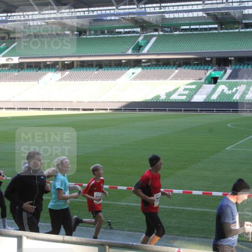 06.10.2024 - 19. swb-Marathon Bremen Yannick Fuchs http://msf.ph/oto/7352557 06.10.2024 10:34:17 Laufen im Stadion 7040, 7048, 7076, 7122, 7123, 7130, 7201, 7202, 7203, 7221, 7223, 7227, 7242, 7255, 7264, 7269, 7282, 7330, 7332, 7352, 7358, 7377, 7383, 7395, 7404, 7418, 7446, 7532, 7577, 7608, 7663, 7693, 7718, 7723, 7745, 7775, 7811, 7832, 7844, 7848, 7855, 7867, 7869, 7886, 7909, 7910, 7929, 7935, 7971, 7987, 7997, 8005, 8006, 8017, 8027, 8033, 8107, 8113, 8178, 8179, 8190, 8195, 8197, 8203, 8208, 8229, 8235, 8236, 8263, 8269, 8270, 8283, 8293, 8326, 8338, 8534, 8611 meine-sportfotos.de