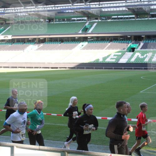 06.10.2024 - 19. swb-Marathon Bremen Yannick Fuchs http://msf.ph/oto/7352565 06.10.2024 10:34:18 Laufen im Stadion 7040, 7048, 7076, 7122, 7123, 7130, 7201, 7202, 7203, 7221, 7223, 7227, 7242, 7255, 7262, 7264, 7282, 7330, 7332, 7352, 7358, 7377, 7383, 7395, 7404, 7418, 7446, 7532, 7577, 7608, 7663, 7693, 7718, 7723, 7745, 7775, 7811, 7832, 7844, 7848, 7855, 7867, 7869, 7886, 7909, 7910, 7929, 7935, 7971, 7987, 7997, 8005, 8006, 8017, 8027, 8033, 8107, 8113, 8115, 8178, 8179, 8190, 8195, 8197, 8203, 8208, 8229, 8235, 8236, 8263, 8269, 8270, 8283, 8293, 8326, 8338, 8534, 8611 meine-sportfotos.de