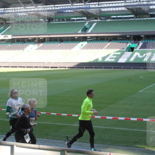 06.10.2024 - 19. swb-Marathon Bremen Yannick Fuchs http://msf.ph/oto/7352602 06.10.2024 10:34:20 Laufen im Stadion 7040, 7048, 7076, 7122, 7123, 7130, 7201, 7202, 7203, 7221, 7223, 7227, 7242, 7255, 7262, 7264, 7282, 7330, 7332, 7352, 7358, 7377, 7383, 7395, 7404, 7418, 7446, 7507, 7532, 7577, 7608, 7663, 7693, 7718, 7722, 7723, 7745, 7775, 7811, 7832, 7844, 7848, 7855, 7867, 7869, 7886, 7909, 7910, 7929, 7935, 7971, 7987, 7997, 8005, 8006, 8017, 8027, 8033, 8107, 8113, 8115, 8178, 8179, 8190, 8197, 8203, 8208, 8229, 8235, 8236, 8263, 8269, 8270, 8283, 8293, 8326, 8338, 8534 meine-sportfotos.de