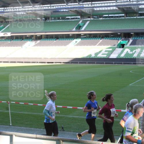 06.10.2024 - 19. swb-Marathon Bremen Yannick Fuchs http://msf.ph/oto/7352643 06.10.2024 10:34:24 Laufen im Stadion 7040, 7048, 7076, 7122, 7123, 7130, 7202, 7203, 7221, 7223, 7227, 7242, 7255, 7262, 7264, 7282, 7330, 7332, 7352, 7358, 7377, 7383, 7395, 7404, 7418, 7436, 7446, 7507, 7532, 7577, 7663, 7693, 7718, 7722, 7723, 7745, 7775, 7811, 7832, 7844, 7848, 7855, 7867, 7869, 7886, 7909, 7910, 7918, 7929, 7935, 7971, 7980, 7987, 7997, 8005, 8006, 8017, 8027, 8033, 8107, 8113, 8115, 8122, 8178, 8179, 8190, 8197, 8203, 8208, 8229, 8235, 8236, 8263, 8269, 8270, 8283, 8293, 8326, 8338 meine-sportfotos.de