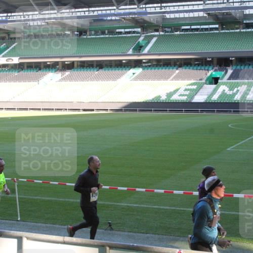 06.10.2024 - 19. swb-Marathon Bremen Yannick Fuchs http://msf.ph/oto/7352654 06.10.2024 10:34:26 Laufen im Stadion 7040, 7048, 7076, 7122, 7123, 7130, 7202, 7203, 7221, 7223, 7227, 7242, 7255, 7262, 7264, 7282, 7330, 7332, 7352, 7358, 7377, 7383, 7395, 7404, 7418, 7436, 7446, 7507, 7532, 7577, 7663, 7693, 7718, 7722, 7723, 7745, 7775, 7811, 7832, 7844, 7848, 7855, 7867, 7869, 7886, 7909, 7910, 7918, 7929, 7935, 7971, 7980, 7987, 7997, 8005, 8006, 8017, 8027, 8033, 8107, 8113, 8115, 8122, 8178, 8179, 8190, 8197, 8203, 8208, 8229, 8235, 8236, 8263, 8269, 8270, 8283, 8293, 8326, 8338 meine-sportfotos.de