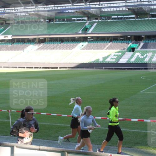 06.10.2024 - 19. swb-Marathon Bremen Yannick Fuchs http://msf.ph/oto/7352740 06.10.2024 10:34:29 Laufen im Stadion 7040, 7048, 7076, 7122, 7123, 7130, 7221, 7223, 7227, 7242, 7255, 7262, 7264, 7282, 7352, 7358, 7377, 7383, 7395, 7404, 7418, 7436, 7446, 7507, 7532, 7577, 7693, 7718, 7722, 7723, 7745, 7775, 7811, 7832, 7844, 7848, 7855, 7886, 7909, 7910, 7918, 7929, 7935, 7971, 7980, 7987, 8005, 8006, 8017, 8027, 8033, 8085, 8107, 8113, 8115, 8122, 8166, 8178, 8179, 8190, 8197, 8203, 8208, 8229, 8235, 8236, 8263, 8269, 8270, 8283, 8293, 8326, 8338 meine-sportfotos.de