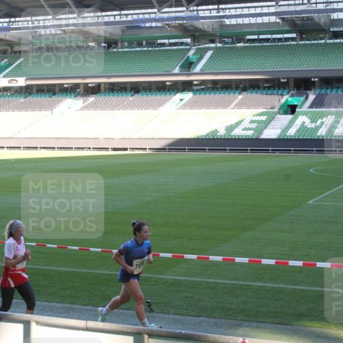 06.10.2024 - 19. swb-Marathon Bremen Yannick Fuchs http://msf.ph/oto/7352752 06.10.2024 10:34:31 Laufen im Stadion 7040, 7048, 7122, 7123, 7130, 7156, 7221, 7223, 7227, 7242, 7255, 7262, 7264, 7282, 7307, 7352, 7358, 7377, 7383, 7395, 7404, 7418, 7436, 7446, 7507, 7532, 7577, 7693, 7718, 7722, 7723, 7745, 7775, 7811, 7832, 7844, 7848, 7886, 7909, 7910, 7918, 7929, 7935, 7971, 7980, 7987, 8005, 8006, 8017, 8027, 8033, 8085, 8107, 8113, 8115, 8122, 8166, 8178, 8179, 8190, 8197, 8203, 8208, 8229, 8235, 8236, 8263, 8269, 8270, 8283, 8293, 8326, 8338 meine-sportfotos.de