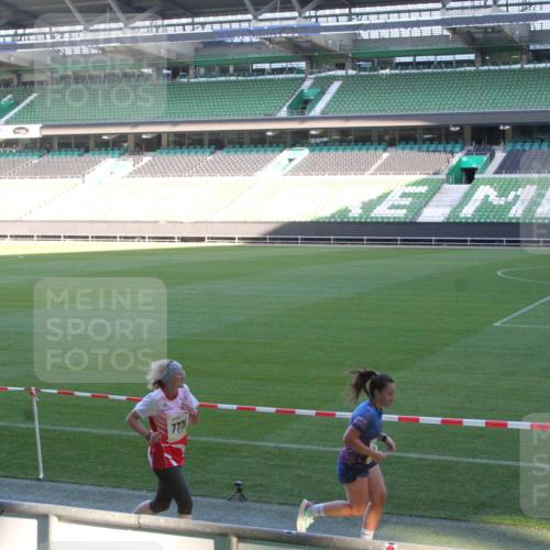 06.10.2024 - 19. swb-Marathon Bremen Yannick Fuchs http://msf.ph/oto/7352759 06.10.2024 10:34:31 Laufen im Stadion 7040, 7048, 7122, 7123, 7130, 7156, 7221, 7223, 7227, 7242, 7255, 7262, 7264, 7282, 7307, 7352, 7358, 7377, 7383, 7395, 7404, 7418, 7436, 7446, 7507, 7532, 7577, 7693, 7718, 7722, 7723, 7745, 7775, 7811, 7832, 7844, 7848, 7886, 7909, 7910, 7918, 7929, 7935, 7971, 7980, 7987, 8005, 8006, 8017, 8027, 8033, 8085, 8107, 8113, 8115, 8122, 8166, 8178, 8179, 8190, 8197, 8203, 8208, 8229, 8235, 8236, 8263, 8269, 8270, 8283, 8293, 8326, 8338 meine-sportfotos.de