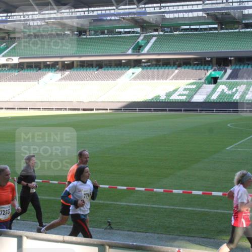 06.10.2024 - 19. swb-Marathon Bremen Yannick Fuchs http://msf.ph/oto/7352763 06.10.2024 10:34:33 Laufen im Stadion 7040, 7048, 7122, 7123, 7130, 7156, 7221, 7223, 7227, 7242, 7255, 7262, 7264, 7307, 7352, 7358, 7377, 7383, 7395, 7404, 7413, 7418, 7436, 7446, 7502, 7507, 7532, 7577, 7693, 7718, 7722, 7723, 7745, 7775, 7811, 7832, 7844, 7848, 7886, 7909, 7910, 7918, 7929, 7935, 7971, 7980, 7987, 8005, 8006, 8017, 8027, 8033, 8085, 8107, 8113, 8115, 8122, 8166, 8178, 8179, 8190, 8197, 8203, 8208, 8229, 8235, 8236, 8269, 8270, 8283, 8293, 8326, 8338 meine-sportfotos.de