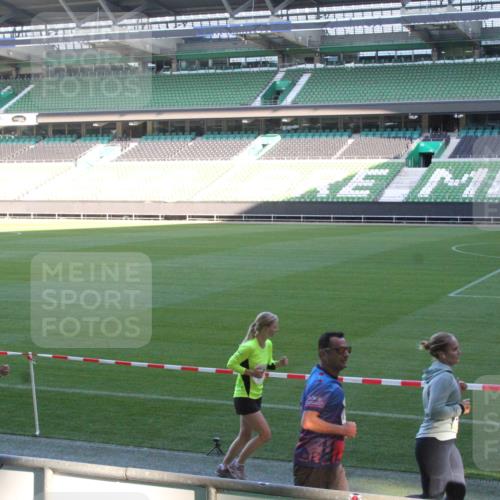 06.10.2024 - 19. swb-Marathon Bremen Yannick Fuchs http://msf.ph/oto/7352778 06.10.2024 10:34:35 Laufen im Stadion 7040, 7048, 7122, 7130, 7156, 7221, 7223, 7227, 7242, 7255, 7262, 7264, 7307, 7352, 7358, 7377, 7383, 7395, 7404, 7413, 7418, 7436, 7446, 7502, 7507, 7532, 7587, 7679, 7680, 7693, 7718, 7722, 7723, 7745, 7775, 7811, 7832, 7844, 7848, 7886, 7909, 7910, 7918, 7929, 7935, 7971, 7980, 7981, 7987, 8005, 8006, 8017, 8027, 8033, 8085, 8107, 8113, 8115, 8122, 8166, 8178, 8179, 8190, 8197, 8203, 8208, 8229, 8235, 8236, 8246, 8270, 8283, 8293, 8326, 8338 meine-sportfotos.de