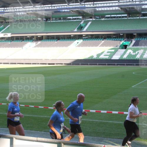 06.10.2024 - 19. swb-Marathon Bremen Yannick Fuchs http://msf.ph/oto/7352821 06.10.2024 10:34:40 Laufen im Stadion 7040, 7048, 7130, 7156, 7221, 7223, 7227, 7242, 7255, 7262, 7264, 7307, 7352, 7377, 7383, 7395, 7404, 7413, 7436, 7443, 7446, 7502, 7507, 7532, 7587, 7679, 7680, 7693, 7718, 7722, 7723, 7745, 7757, 7775, 7811, 7832, 7844, 7848, 7909, 7910, 7918, 7926, 7929, 7935, 7954, 7971, 7980, 7981, 7987, 8005, 8006, 8017, 8027, 8033, 8085, 8107, 8115, 8118, 8122, 8152, 8166, 8178, 8179, 8190, 8197, 8203, 8208, 8229, 8235, 8236, 8246, 8270, 8283, 8293, 8326, 8338 meine-sportfotos.de