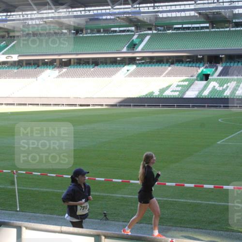 06.10.2024 - 19. swb-Marathon Bremen Yannick Fuchs http://msf.ph/oto/7352859 06.10.2024 10:34:44 Laufen im Stadion 7040, 7048, 7130, 7156, 7204, 7221, 7223, 7227, 7242, 7255, 7262, 7307, 7352, 7377, 7383, 7395, 7413, 7436, 7443, 7446, 7502, 7507, 7532, 7587, 7679, 7680, 7693, 7718, 7722, 7745, 7757, 7772, 7773, 7775, 7811, 7844, 7848, 7909, 7910, 7918, 7926, 7929, 7935, 7954, 7971, 7980, 7981, 7987, 8005, 8006, 8017, 8027, 8033, 8085, 8107, 8115, 8118, 8122, 8152, 8166, 8178, 8179, 8190, 8197, 8203, 8208, 8229, 8235, 8236, 8246, 8270, 8283, 8293, 8326, 8338 meine-sportfotos.de