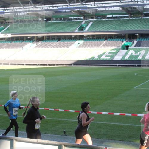 06.10.2024 - 19. swb-Marathon Bremen Yannick Fuchs http://msf.ph/oto/7352930 06.10.2024 10:34:54 Laufen im Stadion 7040, 7048, 7156, 7162, 7204, 7221, 7223, 7242, 7255, 7262, 7307, 7321, 7335, 7352, 7377, 7383, 7395, 7413, 7436, 7443, 7446, 7478, 7479, 7502, 7507, 7532, 7587, 7644, 7679, 7680, 7690, 7699, 7718, 7722, 7745, 7757, 7772, 7773, 7775, 7844, 7864, 7909, 7910, 7918, 7926, 7929, 7954, 7955, 7971, 7980, 7981, 7987, 8005, 8006, 8017, 8027, 8085, 8088, 8107, 8115, 8118, 8122, 8152, 8166, 8197, 8203, 8208, 8229, 8246, 8270, 8283, 8293, 8338 meine-sportfotos.de