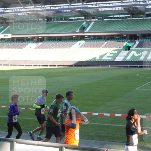 06.10.2024 - 19. swb-Marathon Bremen Yannick Fuchs http://msf.ph/oto/7352958 06.10.2024 10:34:58 Laufen im Stadion 7034, 7035, 7048, 7138, 7156, 7162, 7204, 7221, 7223, 7242, 7251, 7255, 7262, 7295, 7307, 7321, 7335, 7352, 7377, 7383, 7395, 7413, 7436, 7443, 7446, 7478, 7479, 7502, 7507, 7532, 7587, 7644, 7679, 7680, 7690, 7699, 7722, 7745, 7757, 7772, 7773, 7775, 7844, 7864, 7900, 7909, 7910, 7918, 7926, 7929, 7954, 7955, 7971, 7980, 7981, 7987, 8005, 8006, 8017, 8027, 8085, 8088, 8107, 8115, 8118, 8122, 8144, 8152, 8166, 8183, 8203, 8229, 8246, 8270, 8283, 8338 meine-sportfotos.de