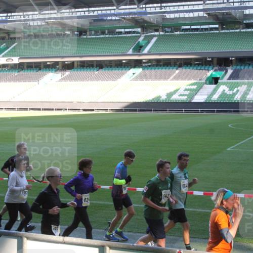06.10.2024 - 19. swb-Marathon Bremen Yannick Fuchs http://msf.ph/oto/7352961 06.10.2024 10:34:59 Laufen im Stadion 7034, 7035, 7048, 7138, 7156, 7162, 7204, 7221, 7223, 7242, 7251, 7255, 7262, 7295, 7307, 7321, 7335, 7352, 7377, 7383, 7395, 7413, 7436, 7443, 7446, 7478, 7479, 7502, 7507, 7532, 7587, 7644, 7679, 7680, 7690, 7699, 7722, 7745, 7757, 7772, 7773, 7775, 7844, 7864, 7899, 7900, 7909, 7910, 7918, 7926, 7929, 7954, 7955, 7971, 7980, 7981, 7987, 8005, 8006, 8017, 8027, 8085, 8088, 8107, 8115, 8118, 8122, 8144, 8152, 8166, 8183, 8203, 8229, 8246, 8270, 8283, 8338 meine-sportfotos.de