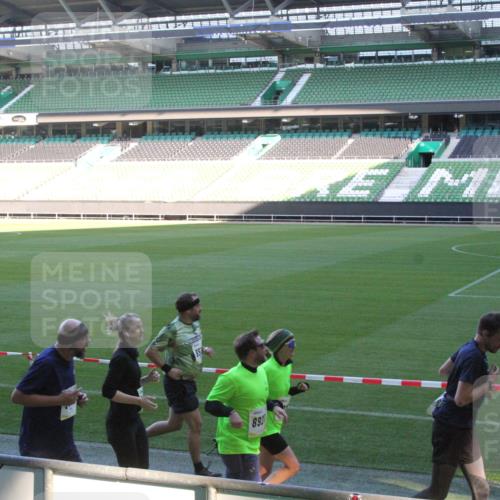 06.10.2024 - 19. swb-Marathon Bremen Yannick Fuchs http://msf.ph/oto/7353001 06.10.2024 10:35:02 Laufen im Stadion 7034, 7035, 7048, 7138, 7155, 7156, 7162, 7204, 7221, 7223, 7226, 7242, 7251, 7255, 7262, 7295, 7307, 7321, 7335, 7352, 7377, 7383, 7395, 7413, 7436, 7443, 7446, 7478, 7479, 7502, 7507, 7532, 7587, 7644, 7679, 7680, 7690, 7699, 7722, 7745, 7757, 7772, 7773, 7775, 7844, 7864, 7899, 7900, 7909, 7910, 7918, 7926, 7929, 7932, 7954, 7955, 7971, 7980, 7981, 7987, 8027, 8073, 8074, 8085, 8088, 8115, 8118, 8122, 8144, 8152, 8166, 8183, 8203, 8229, 8246, 8270, 8283 meine-sportfotos.de