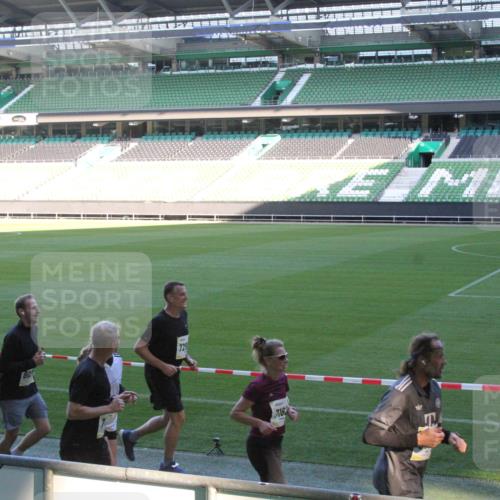 06.10.2024 - 19. swb-Marathon Bremen Yannick Fuchs http://msf.ph/oto/7353115 06.10.2024 10:35:19 Laufen im Stadion 7034, 7035, 7042, 7138, 7155, 7156, 7162, 7204, 7226, 7251, 7258, 7266, 7295, 7307, 7321, 7335, 7413, 7436, 7443, 7468, 7478, 7479, 7490, 7502, 7507, 7587, 7644, 7679, 7680, 7690, 7699, 7722, 7757, 7772, 7773, 7829, 7830, 7863, 7864, 7899, 7900, 7902, 7918, 7923, 7926, 7932, 7954, 7955, 7980, 7981, 8073, 8074, 8085, 8088, 8118, 8121, 8122, 8144, 8152, 8166, 8183, 8225, 8246, 8595 meine-sportfotos.de