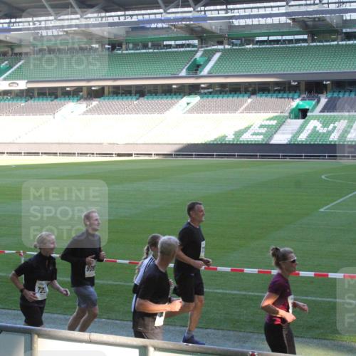 06.10.2024 - 19. swb-Marathon Bremen Yannick Fuchs http://msf.ph/oto/7353121 06.10.2024 10:35:20 Laufen im Stadion 7034, 7035, 7042, 7138, 7155, 7156, 7162, 7204, 7226, 7251, 7258, 7266, 7295, 7307, 7321, 7335, 7413, 7436, 7443, 7468, 7478, 7479, 7490, 7502, 7587, 7644, 7679, 7680, 7690, 7699, 7757, 7772, 7773, 7829, 7830, 7863, 7864, 7899, 7900, 7902, 7918, 7923, 7926, 7932, 7954, 7955, 7980, 7981, 8073, 8074, 8085, 8088, 8118, 8121, 8122, 8144, 8152, 8166, 8183, 8225, 8246, 8595, 8952 meine-sportfotos.de