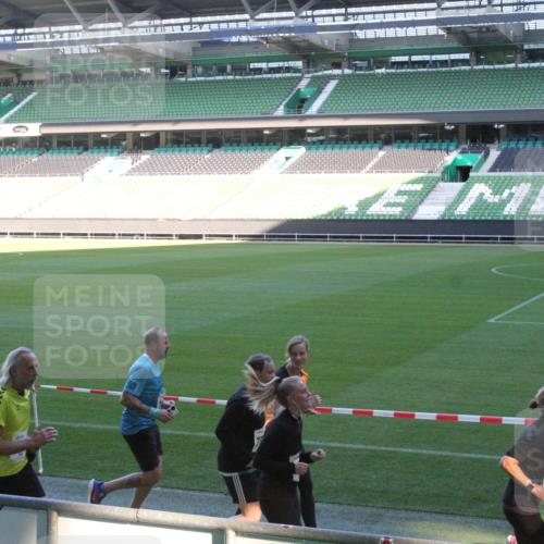 06.10.2024 - 19. swb-Marathon Bremen Yannick Fuchs http://msf.ph/oto/7353134 06.10.2024 10:35:21 Laufen im Stadion 7034, 7035, 7042, 7138, 7155, 7156, 7162, 7204, 7226, 7251, 7258, 7266, 7295, 7307, 7321, 7335, 7353, 7413, 7436, 7443, 7468, 7478, 7479, 7490, 7502, 7587, 7644, 7679, 7680, 7690, 7699, 7757, 7772, 7773, 7829, 7830, 7863, 7864, 7899, 7900, 7902, 7918, 7923, 7926, 7932, 7954, 7955, 7980, 7981, 8073, 8074, 8085, 8088, 8118, 8121, 8122, 8144, 8152, 8166, 8183, 8225, 8246, 8421, 8595, 8952 meine-sportfotos.de