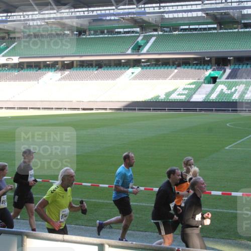06.10.2024 - 19. swb-Marathon Bremen Yannick Fuchs http://msf.ph/oto/7353139 06.10.2024 10:35:21 Laufen im Stadion 7034, 7035, 7042, 7138, 7155, 7156, 7162, 7204, 7226, 7251, 7258, 7266, 7295, 7307, 7321, 7335, 7353, 7413, 7436, 7443, 7468, 7478, 7479, 7490, 7502, 7587, 7644, 7679, 7680, 7690, 7699, 7757, 7772, 7773, 7829, 7830, 7863, 7864, 7899, 7900, 7902, 7918, 7923, 7926, 7932, 7954, 7955, 7980, 7981, 8073, 8074, 8085, 8088, 8118, 8121, 8122, 8144, 8152, 8166, 8183, 8225, 8246, 8421, 8595, 8952 meine-sportfotos.de